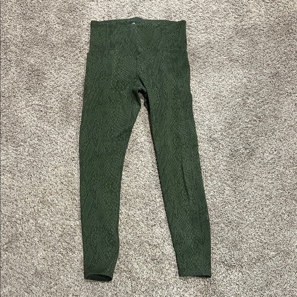 all in motion Olive Green snakeskin print Textured Athletic leggings size small